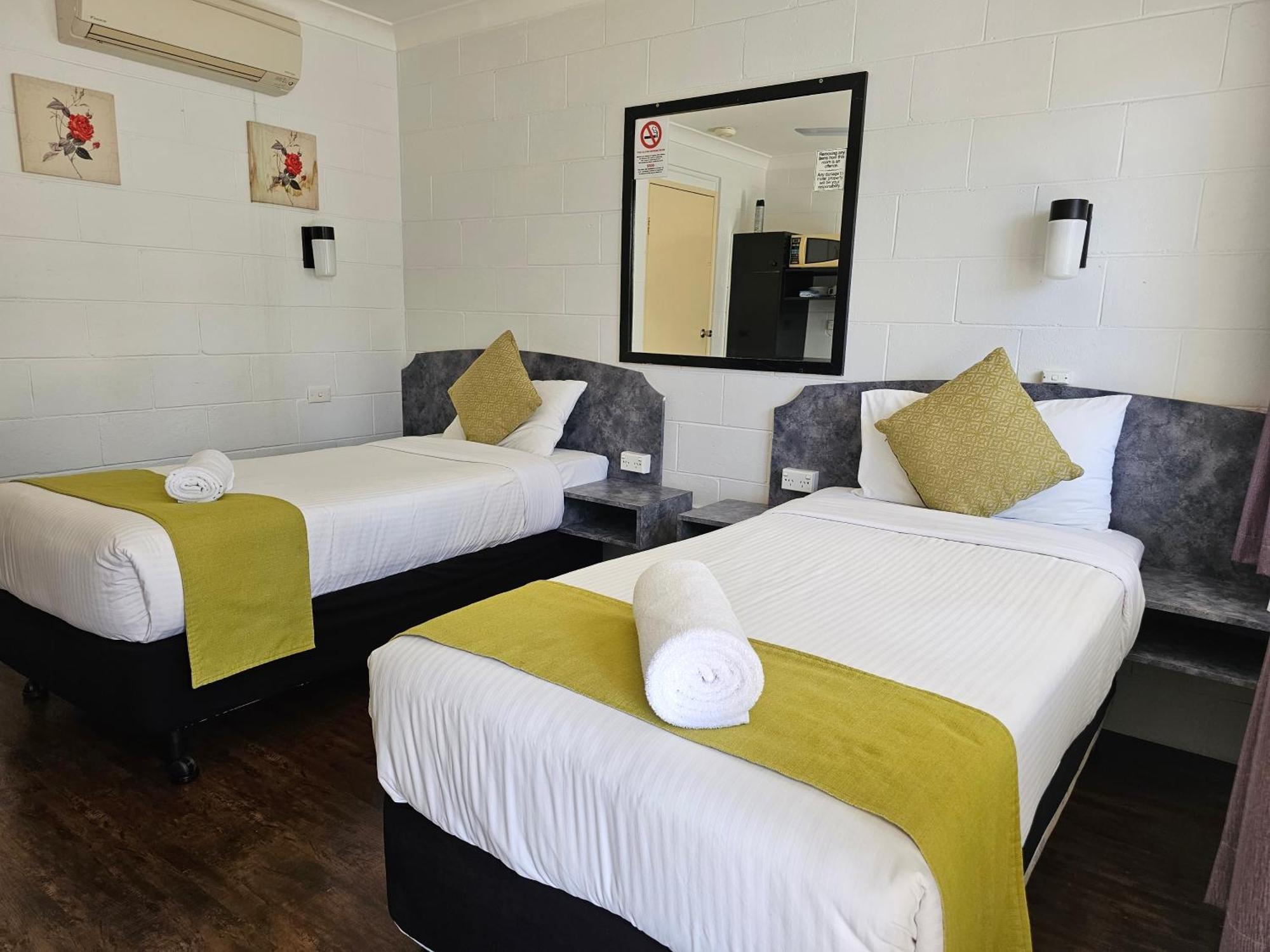קונאבאראבן Azalea Motel מראה חיצוני תמונה