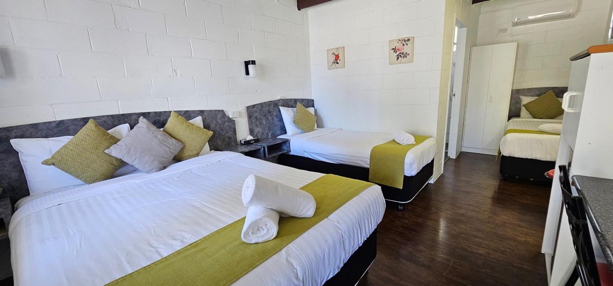קונאבאראבן Azalea Motel מראה חיצוני תמונה