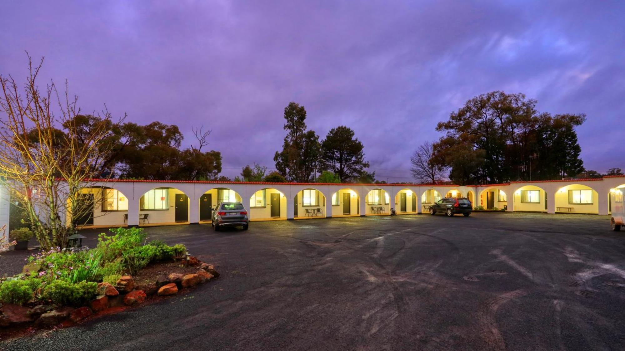 קונאבאראבן Azalea Motel מראה חיצוני תמונה