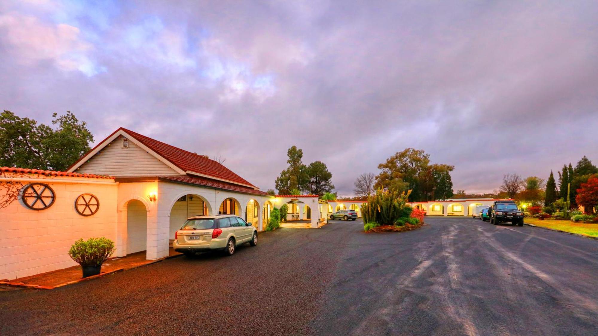 קונאבאראבן Azalea Motel מראה חיצוני תמונה