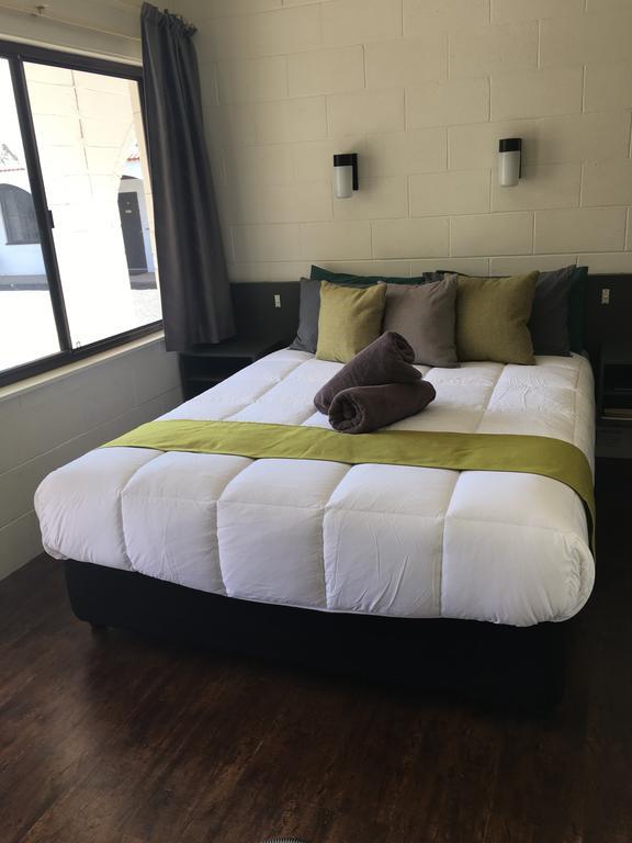 קונאבאראבן Azalea Motel מראה חיצוני תמונה